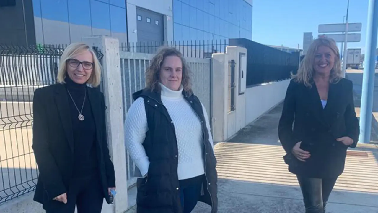 A concelleira Palomi Rodr&iacute;guez visit&oacute; o parque empresaria da Laracha