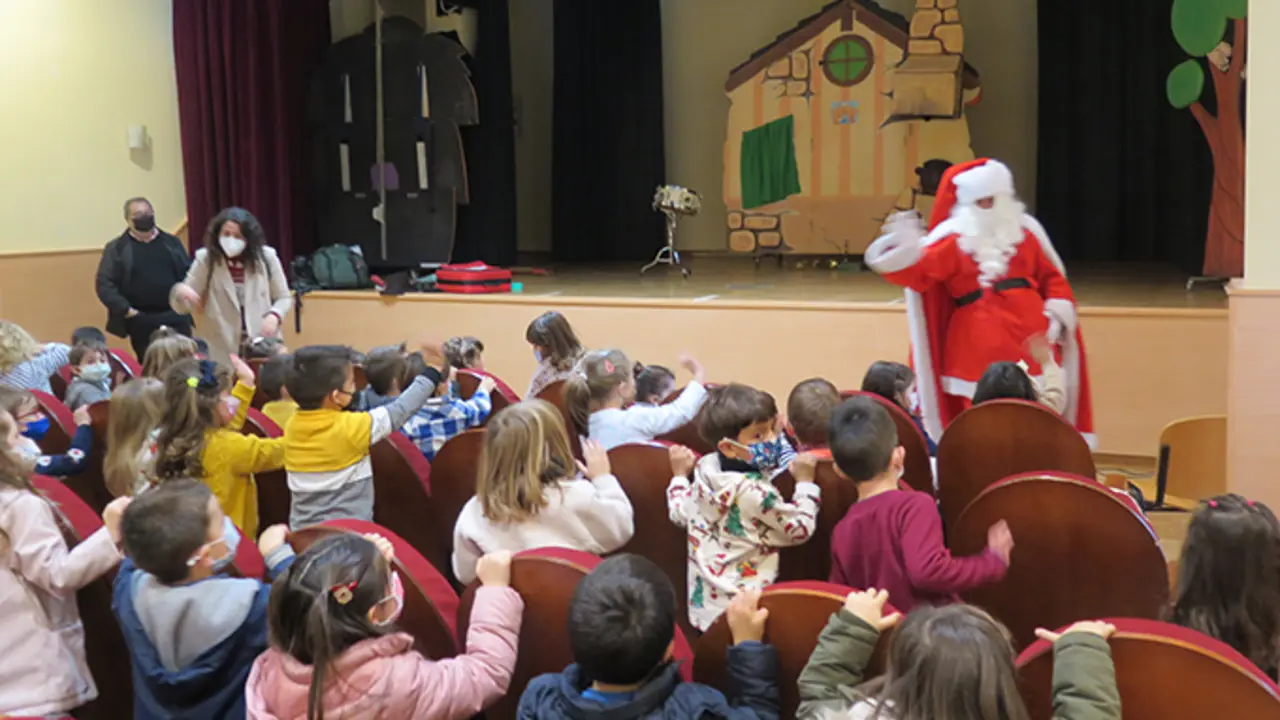Festival de teatro en colegios da Laracha