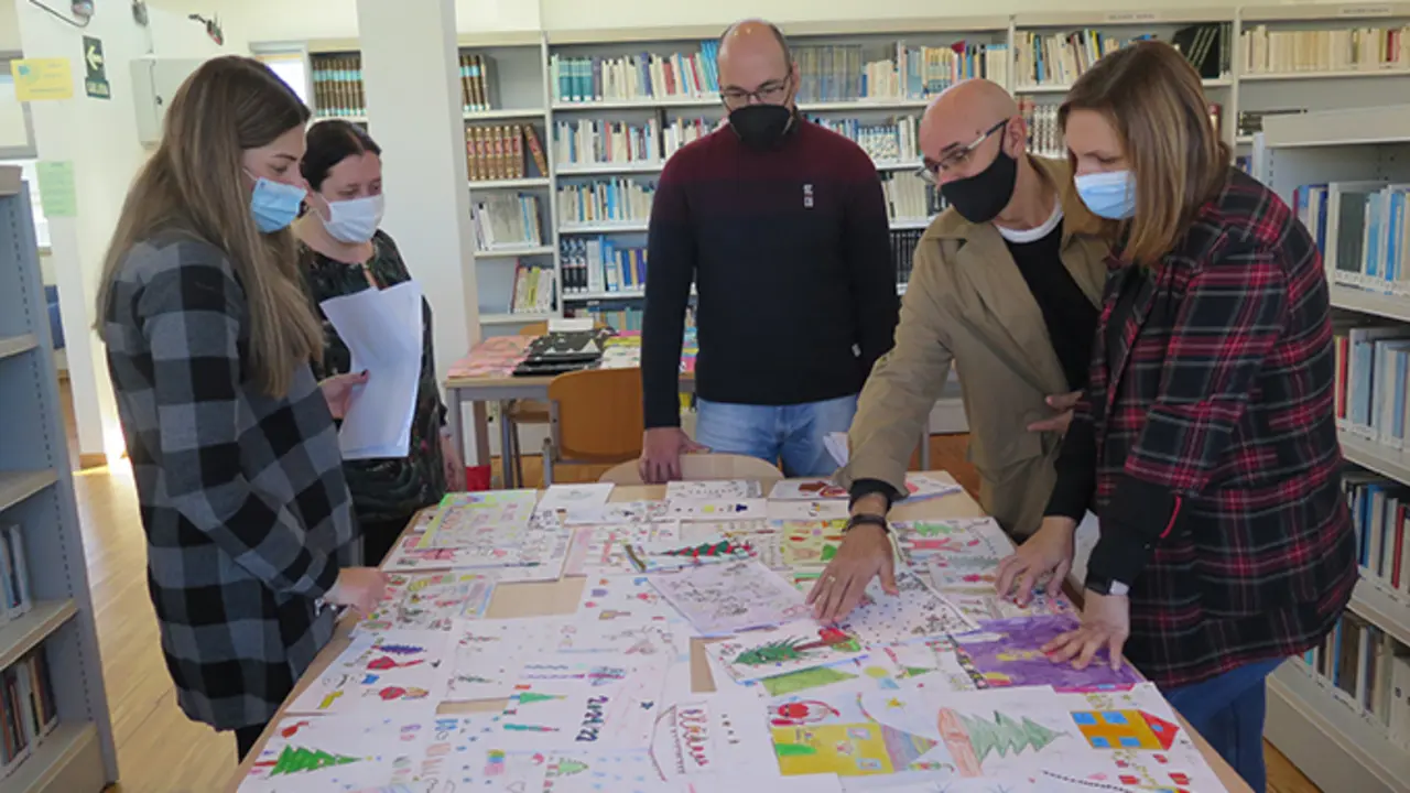 O xurado estivo formado por persoal t&eacute;cnico municipal e representantes dos colexios CEIP Otero Pedrayo da Laracha, CEIP Alfredo Bra&ntilde;as de Paiosaco e CEIP de Cai&oacute;n.
