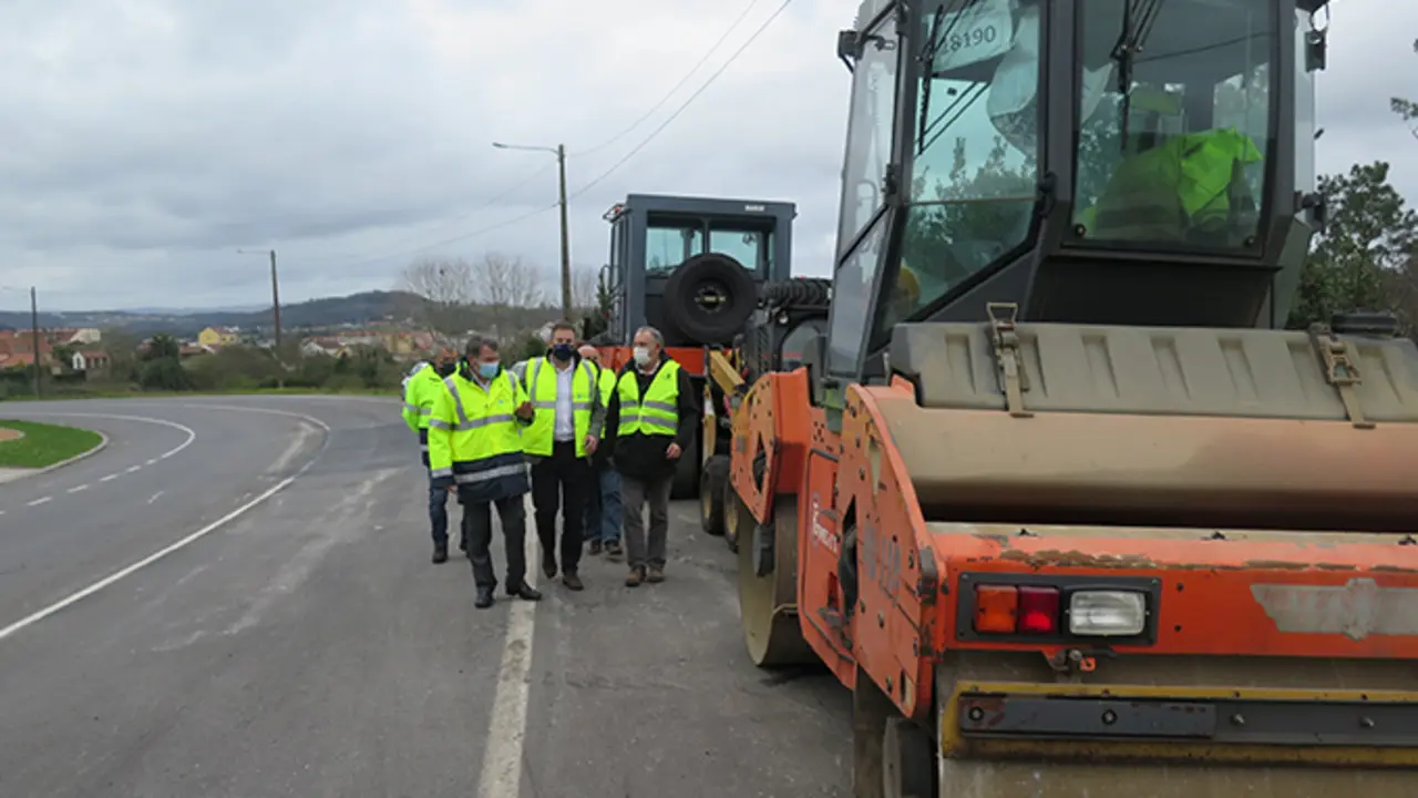 Visita de Gonzalo Trenor a obras no concello da Laracha