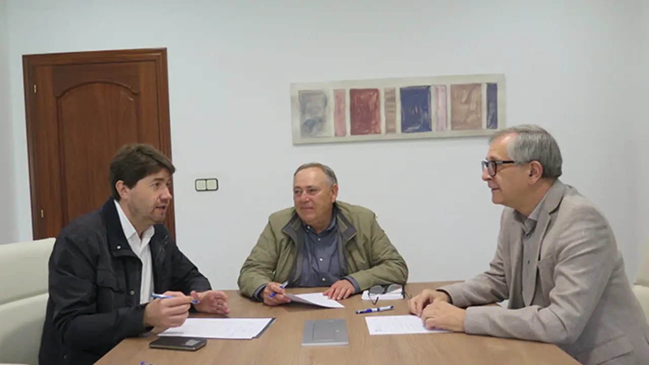 Estratexia. De izq. a dereita Carlos Calevlo, Jose Manue L&oacute;pez Varela e Evencio Ferrero 