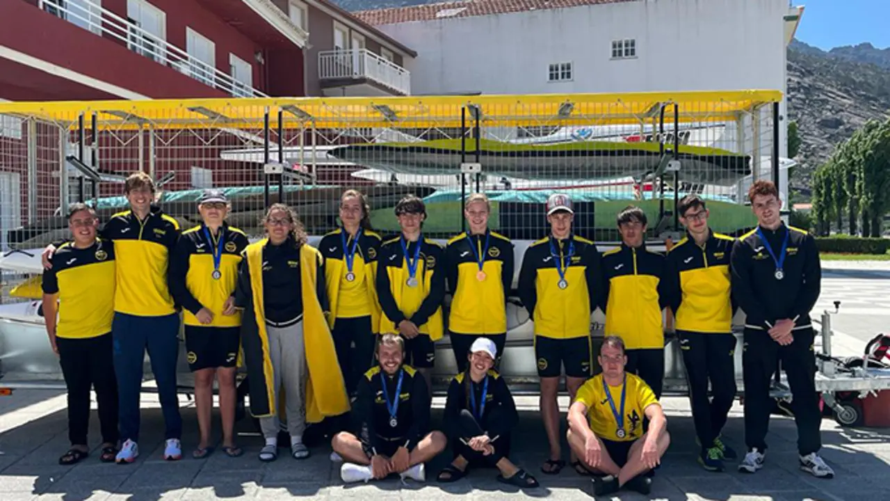 Deportistas do SAL en el campeonato celebrado en Dumbr&iacute;a