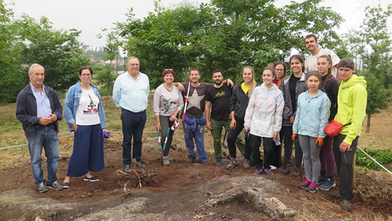O campo de voluntariado na Laracha finaliza o 6 de agosto