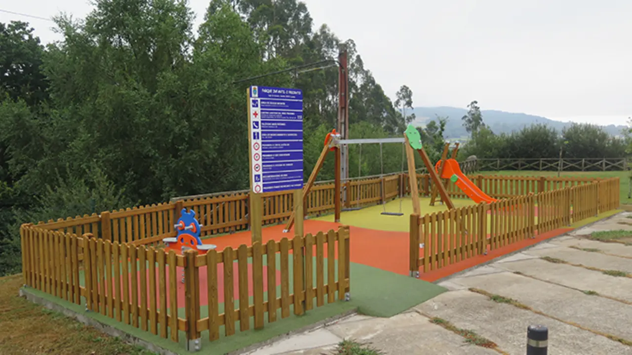 Parque infantil en Soandres