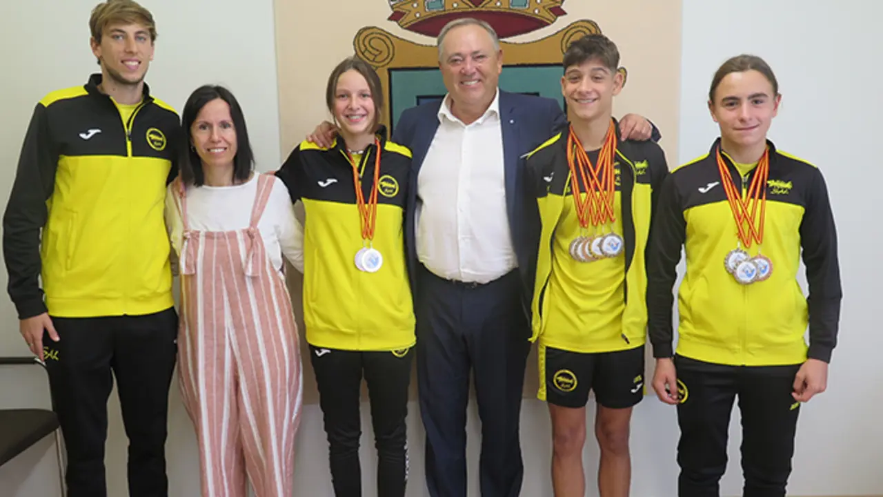 Deportistas da Laracha recibidos polo alcalde e a concelleira de Deportes