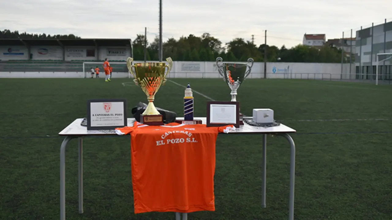 Encontro deportivo polo aniversario da Pe&ntilde;a de f&uacute;tbol Canteras El Pozo de Soandres