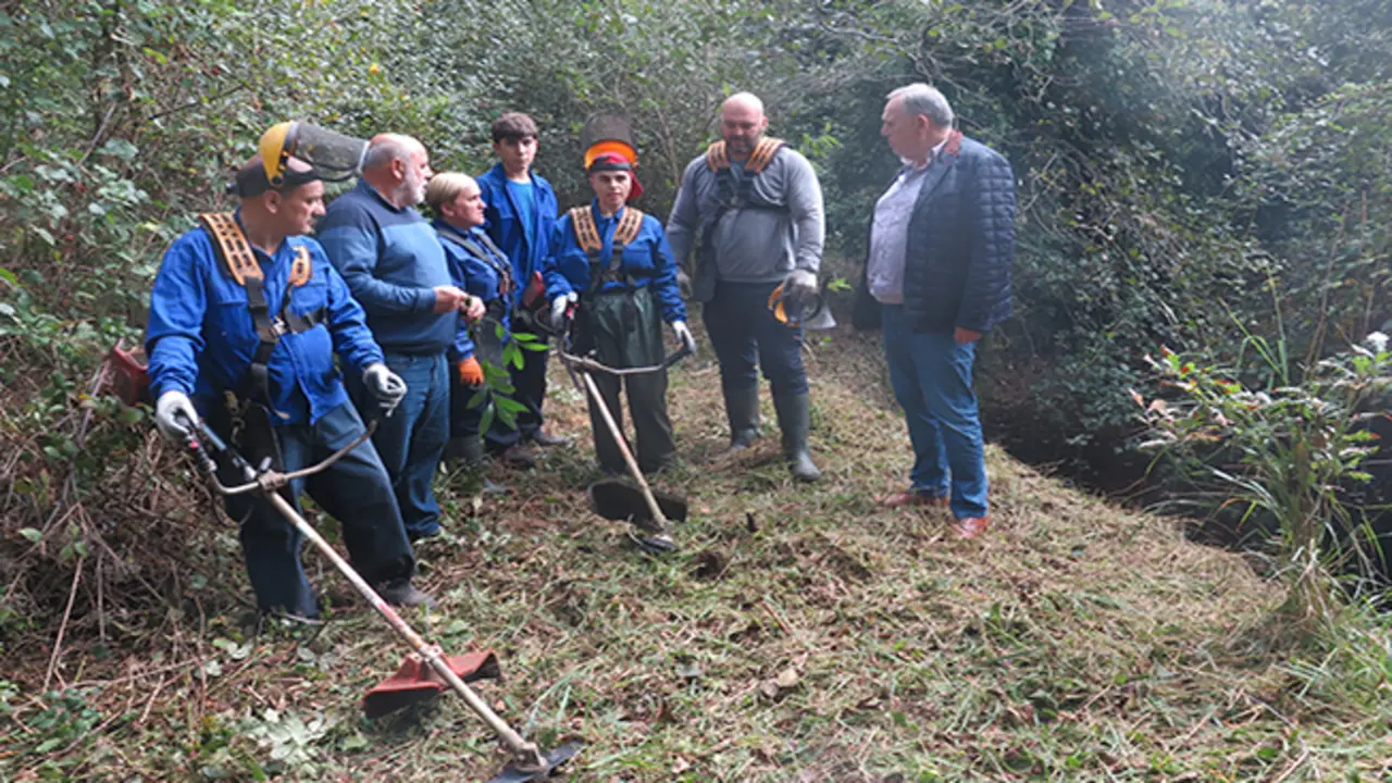 Limpeza entorno do r&iacute;o Vil&aacute;n, A Laracha