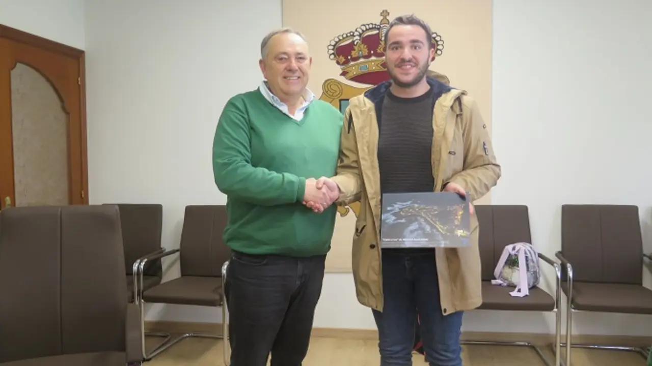 A imaxe que obtivo o primeiro premio na modalidade &ldquo;Xeral&rdquo; ser&aacute; empregada
na felicitaci&oacute;n de Nadal institucional do Concello da Laracha
