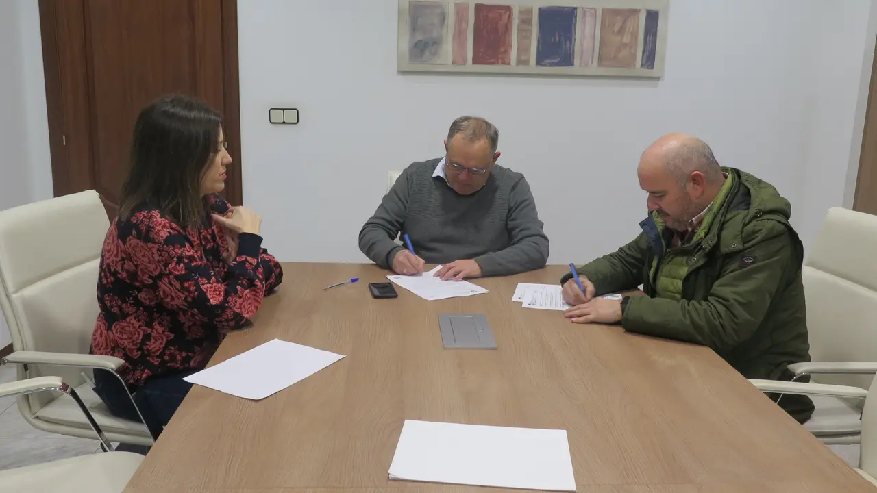 Formalizaci&oacute;n dos contratos das melloras da rede viaria.