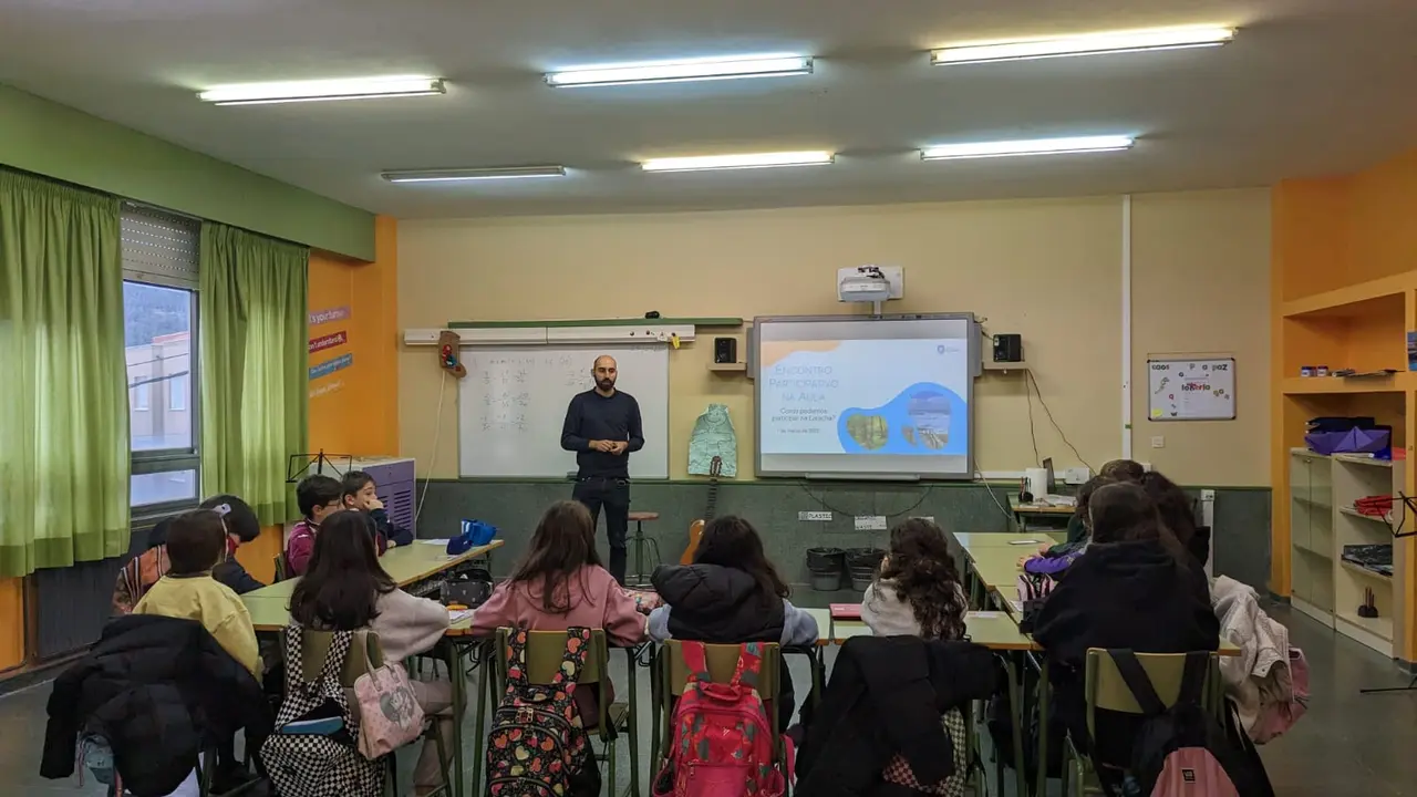 Encontro escolar do Plan Local de Infancia e Adolescencia no CEIP de Cai&oacute;n.