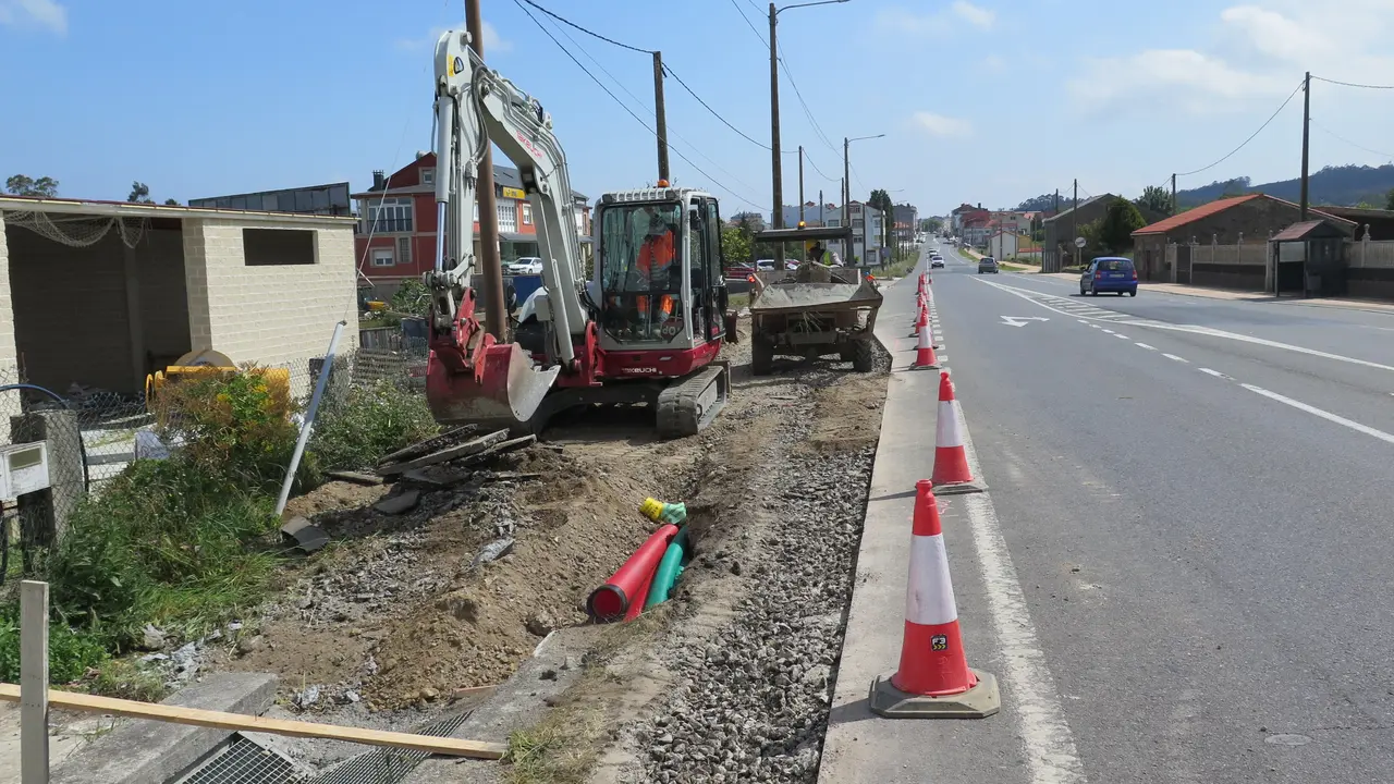 Obras de mellora das paradas de autob&uacute;s en As Ra&ntilde;eiras.