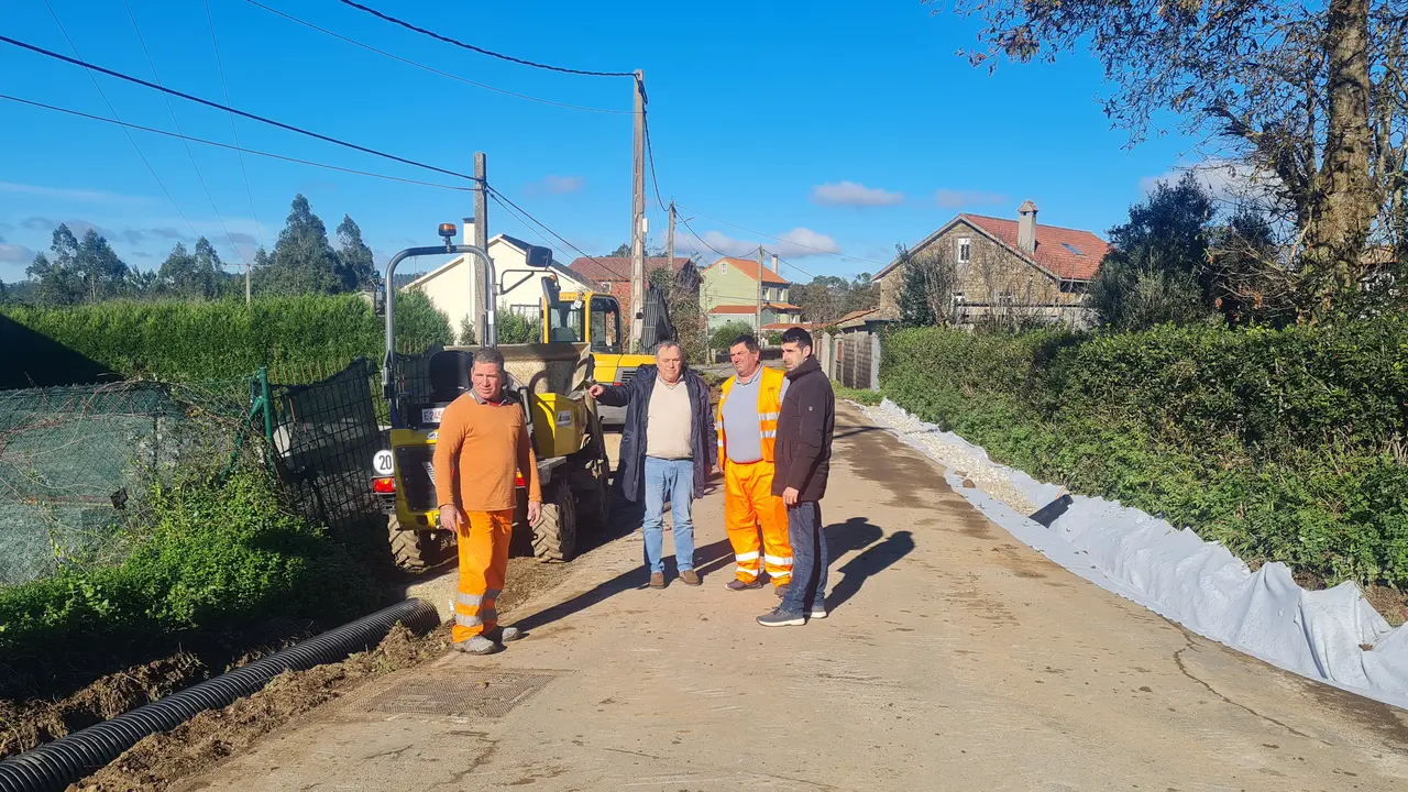 Obras de mellora da rede viaria na parroquia de Coiro.