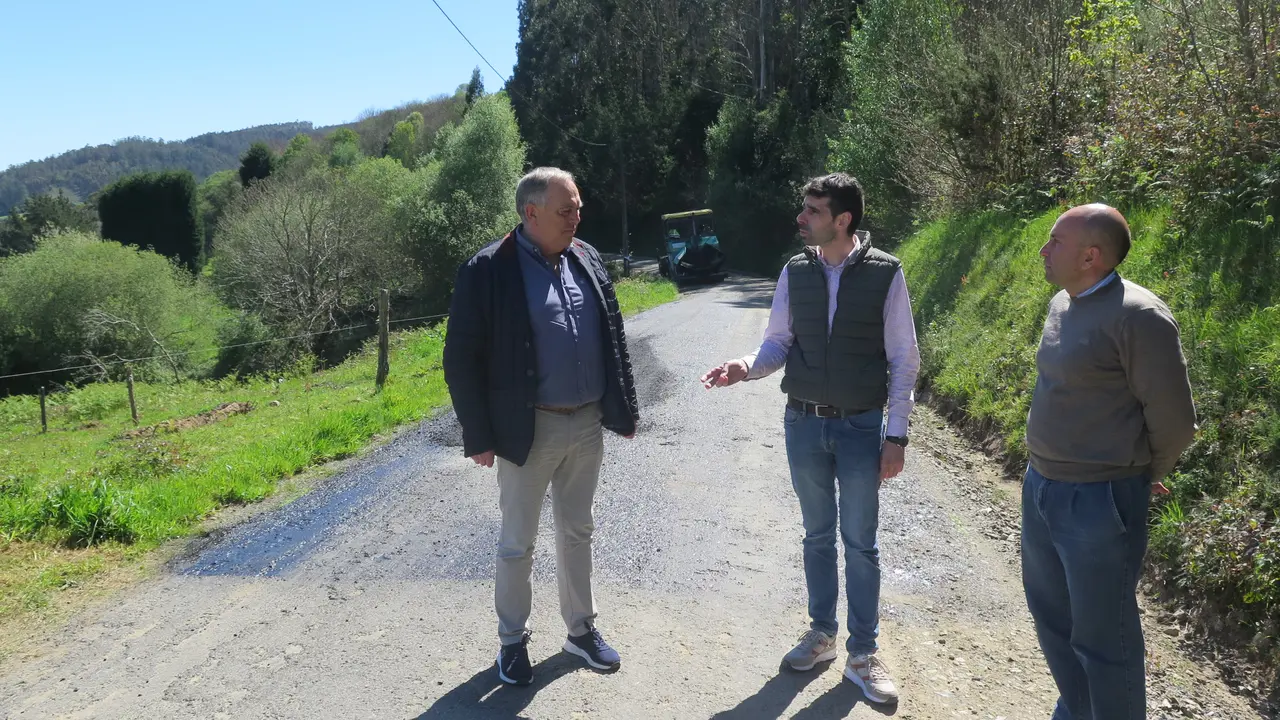 Obras de mellora na rede viaria nos n&uacute;cleos de Golmar e Soutullo.