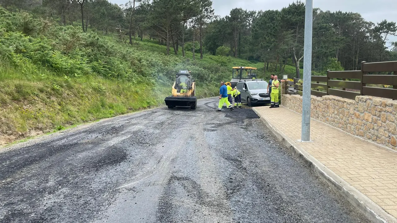 Obras de renovaci&oacute;n de estrada entre Cai&oacute;n e O Outeiro e a DP-1913.