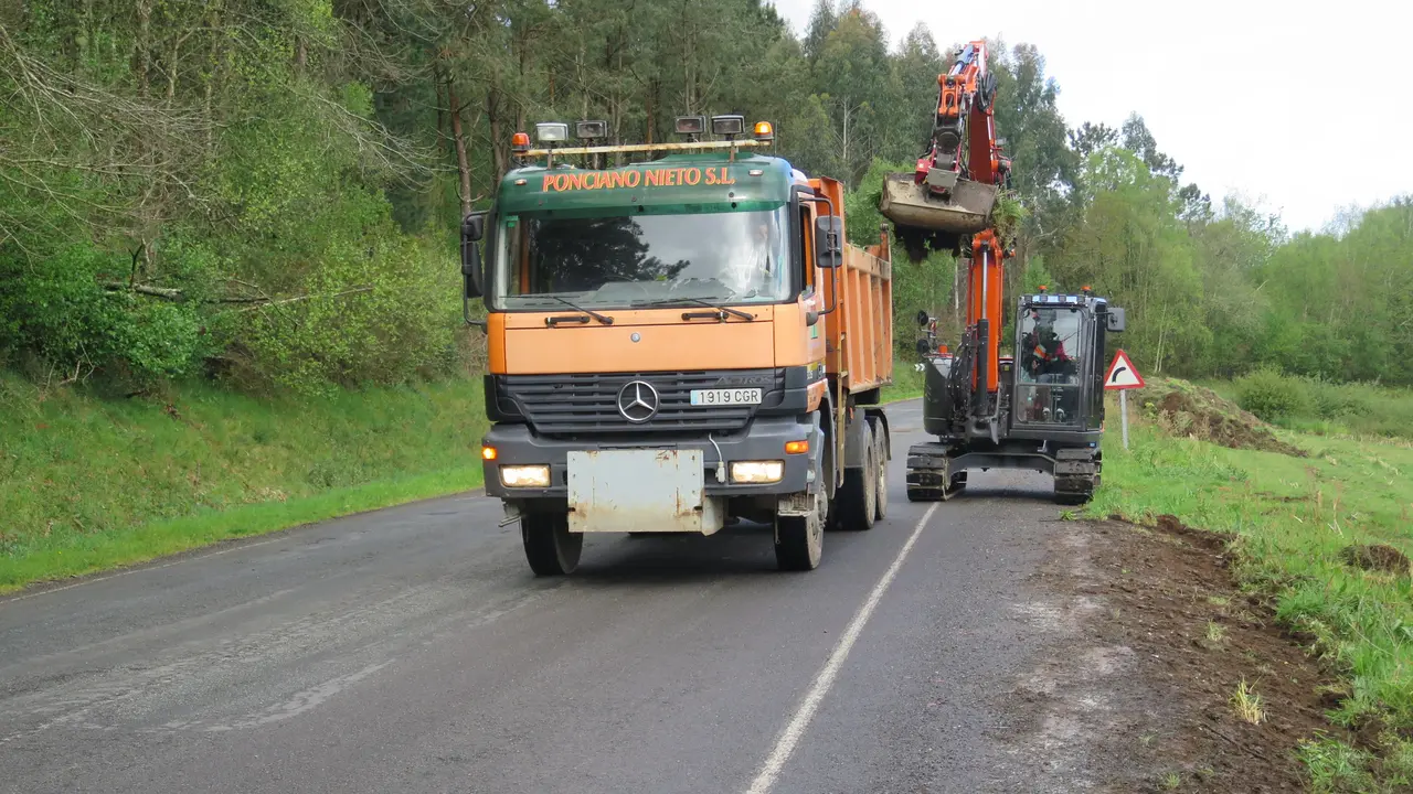 Obras de mellora da estrada que comunica A Laracha con Cerceda.