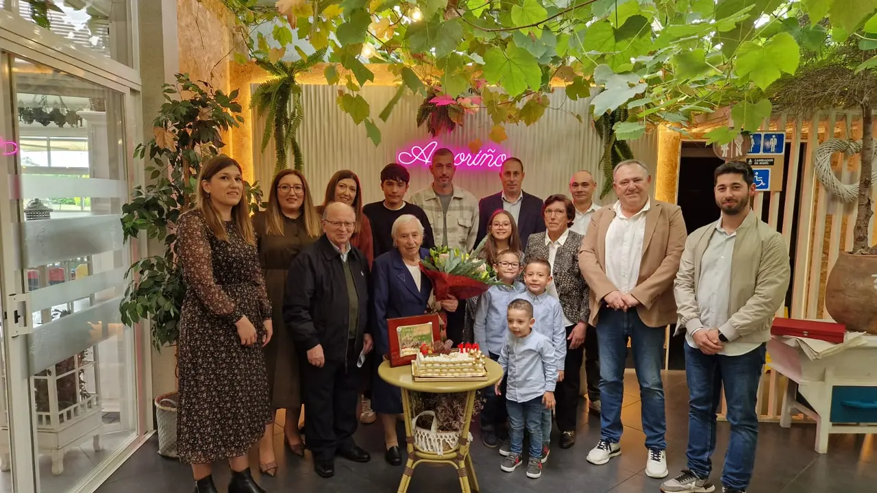 O Concello felicita a Francisca Prego polo seu 100 aniversario.