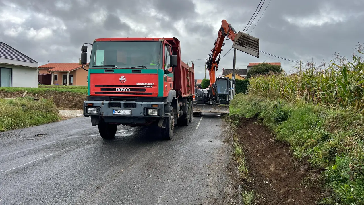 En marcha as obras de mellora da estrada no Cruceiro de Lest&oacute;n.