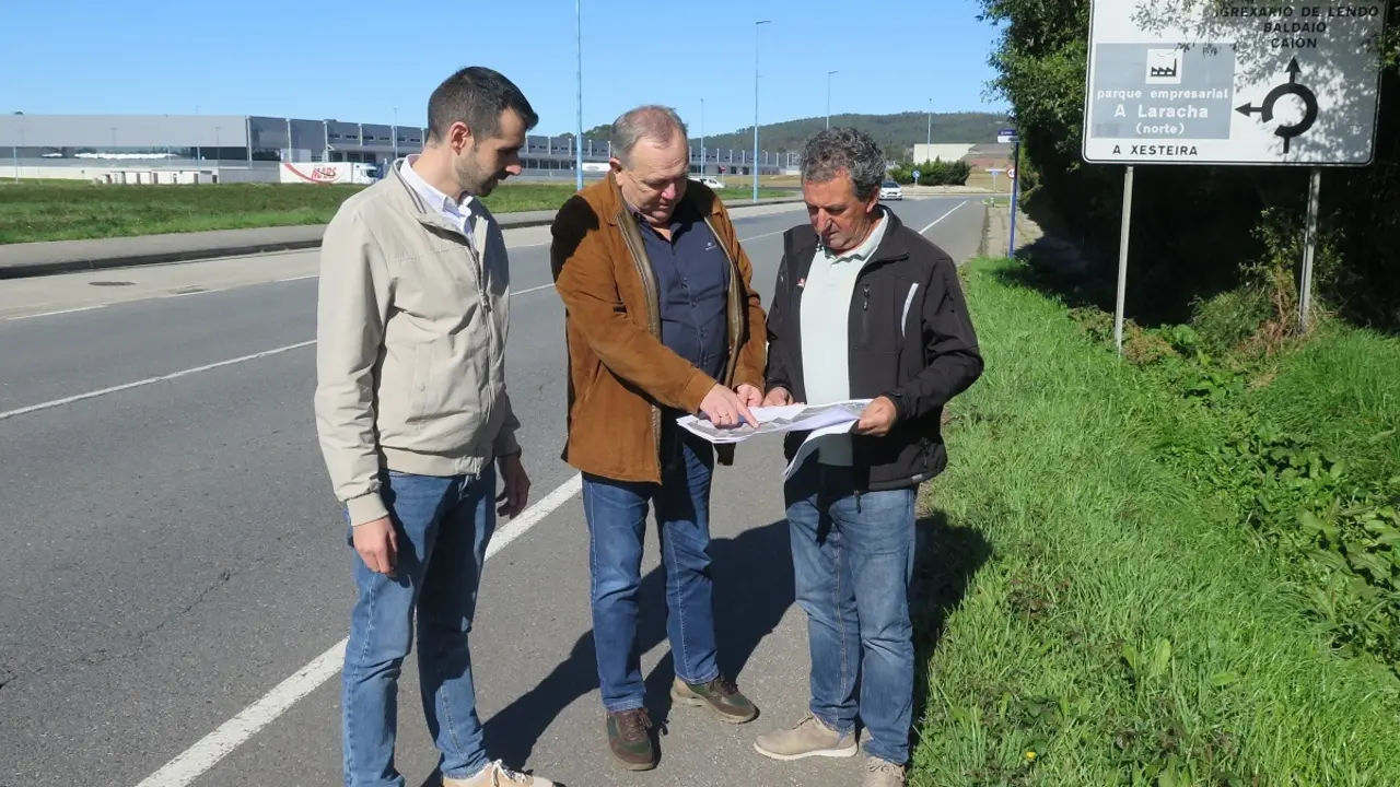 Reuni&oacute;n previa ao comezo das obras de mellora viaria do parque empresarial.
