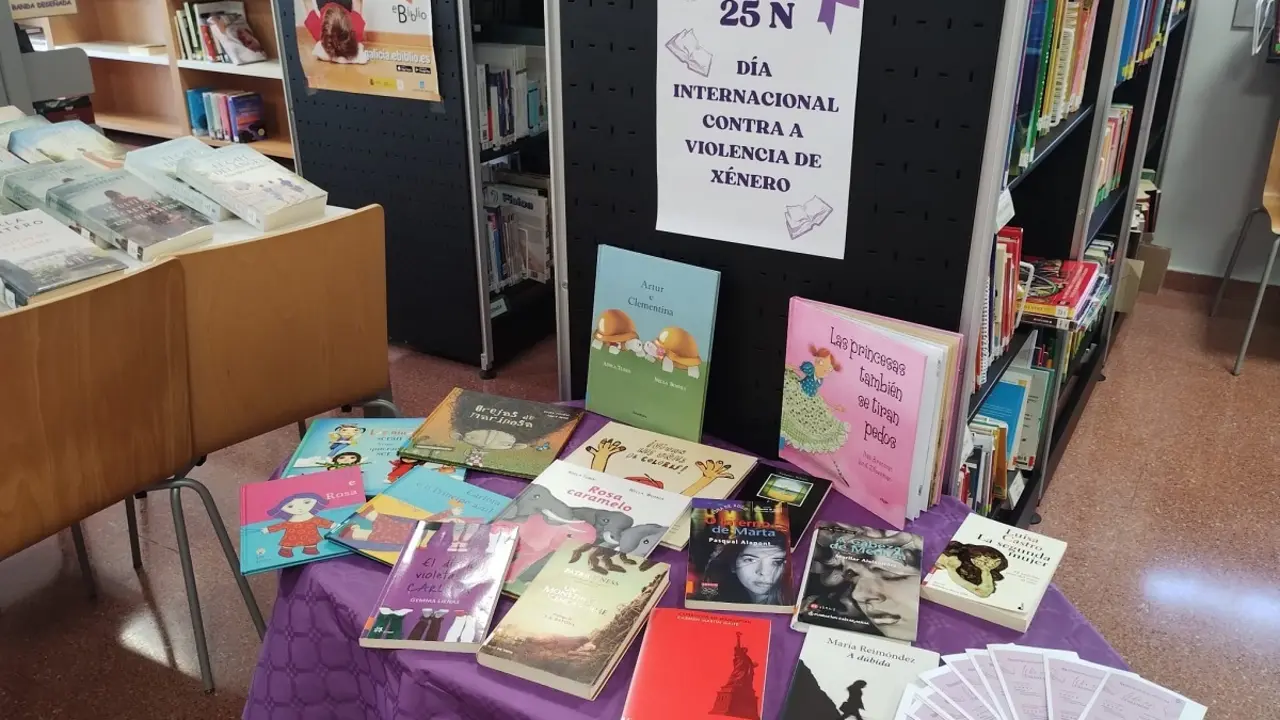 El Concello instala puntos de lectura en las bibliotecas en torno al 25N.