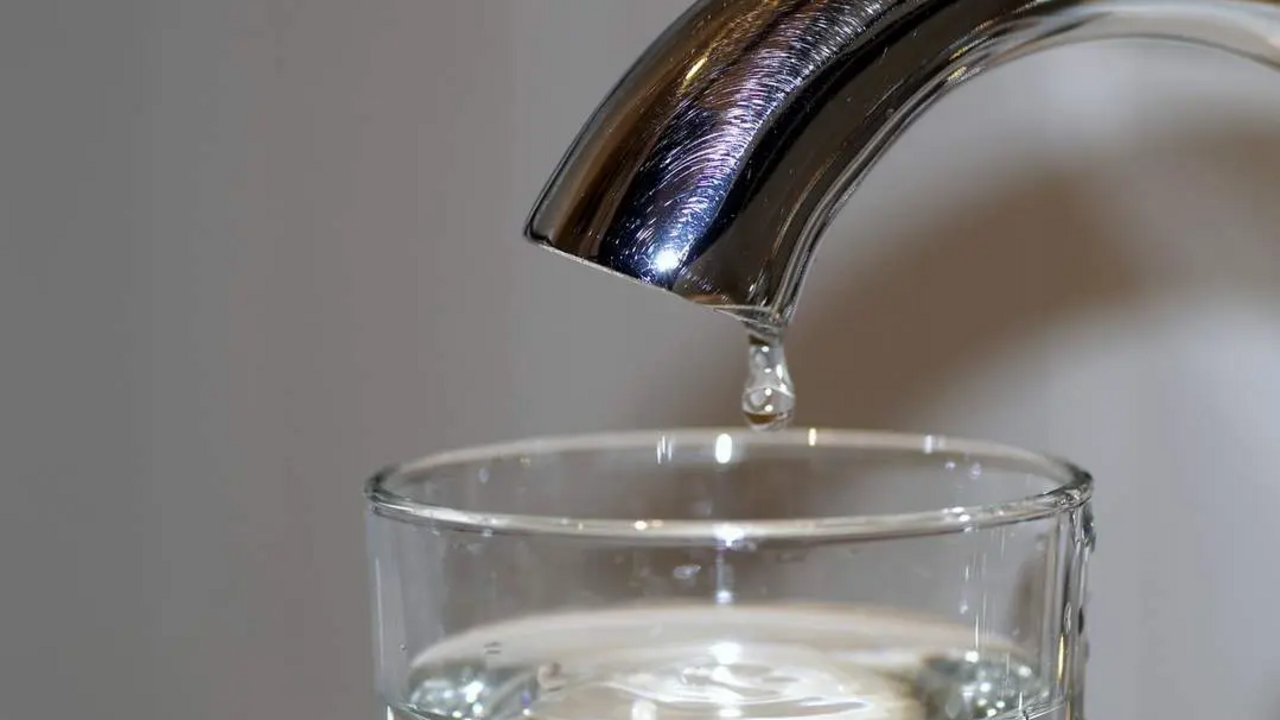 A Laracha pide un consumo responsable de agua tras la prealerta por escasez en el r&iacute;o Anll&oacute;ns.